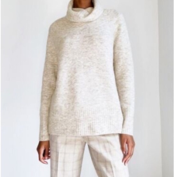 Aritzia Babaton Merino wool Sweater Gray/Ecru XS - Picture 3 of 9